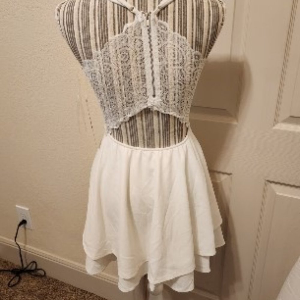 Emerald Sundae, White Lace Back, Size M NWT